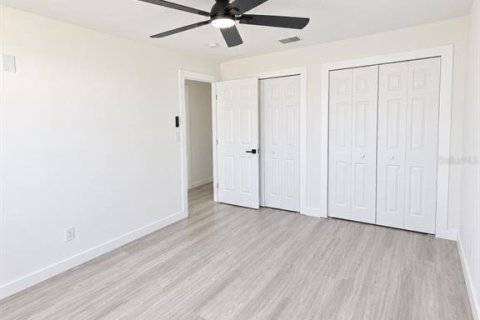 Villa ou maison à louer à Saint Petersburg, Floride: 2 chambres, 75.81 m2 № 2425356 - photo 8