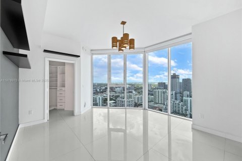 Condo in Miami, Florida, 2 bedrooms  № 1922003 - photo 27
