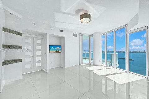 Condo in Miami, Florida, 2 bedrooms  № 1922003 - photo 18
