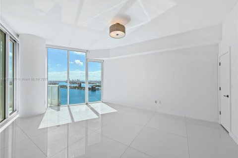 Condo in Miami, Florida, 2 bedrooms  № 1922003 - photo 17