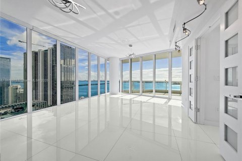 Condo in Miami, Florida, 2 bedrooms  № 1922003 - photo 3