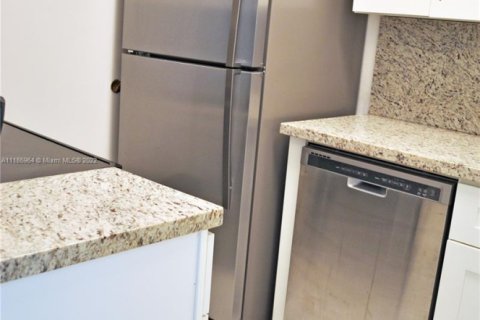 Copropriété à louer à Miami Beach, Floride: 1 chambre, 77.57 m2 № 2016131 - photo 4