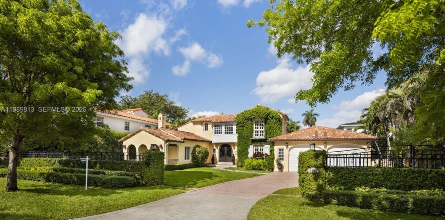 House in Coral Gables, Florida 4 bedrooms, 295.34 sq.m. № 2074323