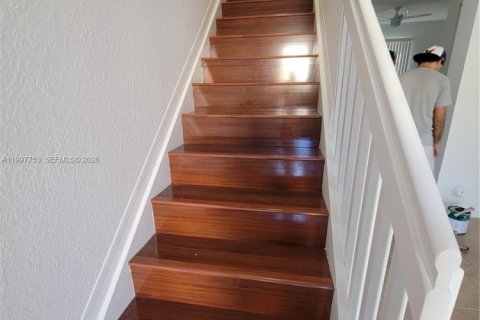 Townhouse in Miramar, Florida 3 bedrooms, 139.63 sq.m. № 2059563 - photo 7