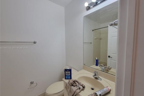 Townhouse in Miramar, Florida 3 bedrooms, 139.63 sq.m. № 2059563 - photo 14