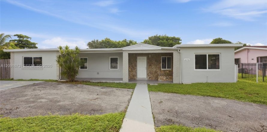 Casa en Miami Gardens, Florida 4 dormitorios, 256.87 m2 № 2384879