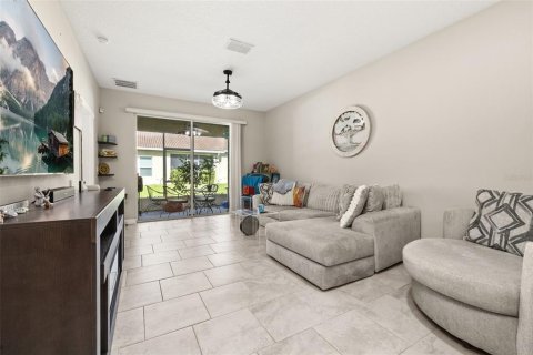 House in Davenport, Florida 2 bedrooms, 129.51 sq.m. № 1848471 - photo 7
