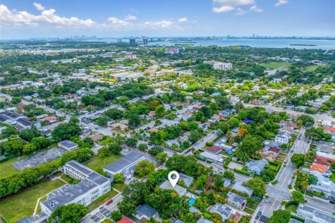 Casa en venta en Miami, Florida, 3 dormitorios, 135.27 m2 № 1934541 - foto 29