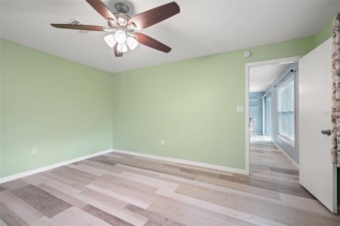 House in Spring Hill, Florida 2 bedrooms, 123.56 sq.m. № 1902740 - photo 10