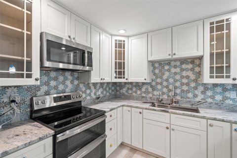 House in Spring Hill, Florida 2 bedrooms, 123.56 sq.m. № 1902740 - photo 16