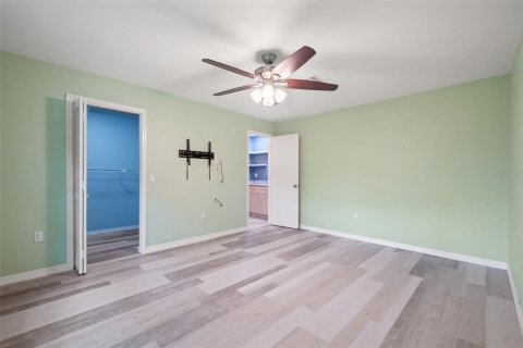 House in Spring Hill, Florida 2 bedrooms, 123.56 sq.m. № 1902740 - photo 9