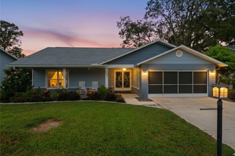 House in Spring Hill, Florida 2 bedrooms, 123.56 sq.m. № 1902740 - photo 1