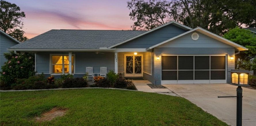 Villa ou maison à Spring Hill, Floride 2 chambres, 123.56 m2 № 1902740
