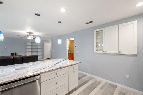House in Spring Hill, Florida 2 bedrooms, 123.56 sq.m. № 1902740 - photo 19