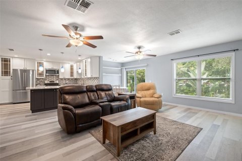 House in Spring Hill, Florida 2 bedrooms, 123.56 sq.m. № 1902740 - photo 25