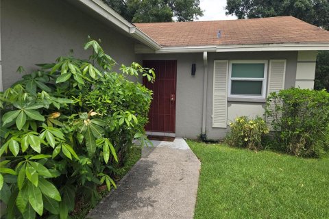 Townhouse in Tampa, Florida 2 bedrooms, 74.69 sq.m. № 1900608 - photo 1