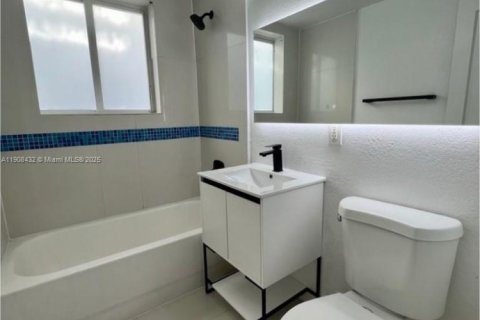 Apartamento en alquiler en Miami Beach, Florida, 2 dormitorios, 69.68 m2 № 1967906 - foto 8