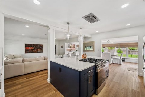 Villa ou maison à vendre à Saint Petersburg, Floride: 2 chambres, 132.01 m2 № 1825328 - photo 13