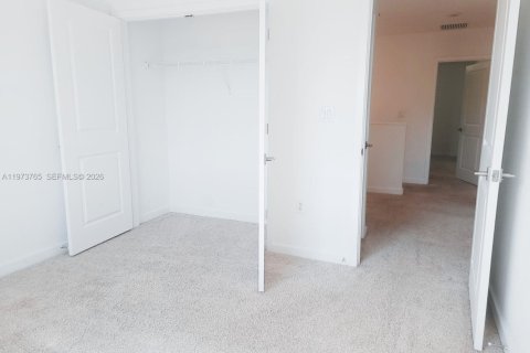 Townhouse in Miami Gardens, Florida 3 bedrooms, 141.58 sq.m. № 2033642 - photo 28