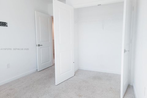 Townhouse in Miami Gardens, Florida 3 bedrooms, 141.58 sq.m. № 2033642 - photo 27