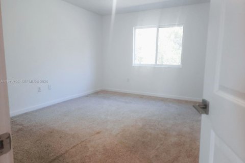 Townhouse in Miami Gardens, Florida 3 bedrooms, 141.58 sq.m. № 2033642 - photo 22