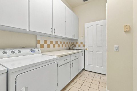 Купить виллу или дом в Хоб-Саунд, Флорида 3 комнаты, 187.38м2, № 2341095 - фото 17
