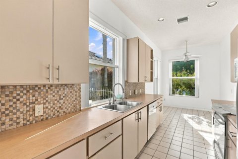 Купить виллу или дом в Хоб-Саунд, Флорида 3 комнаты, 187.38м2, № 2341095 - фото 23