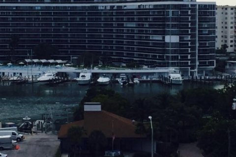 Copropriété à louer à Miami Beach, Floride: 2 chambres, 109.16 m2 № 2002093 - photo 3