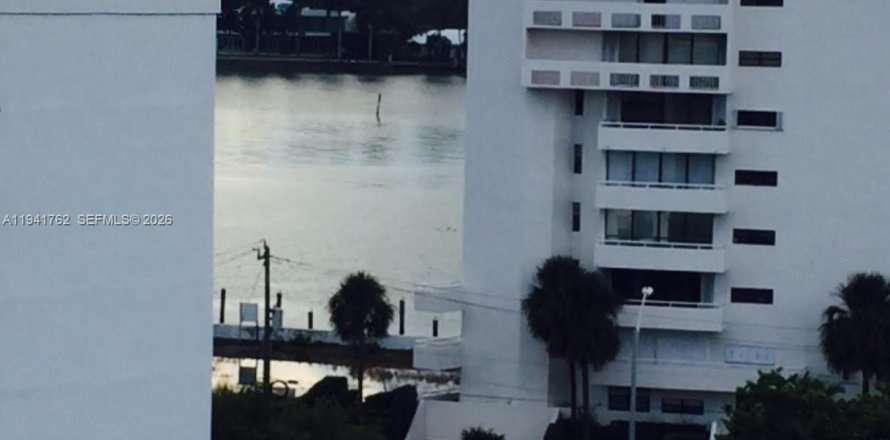 Condo à Miami Beach, Floride, 2 chambres  № 2002093