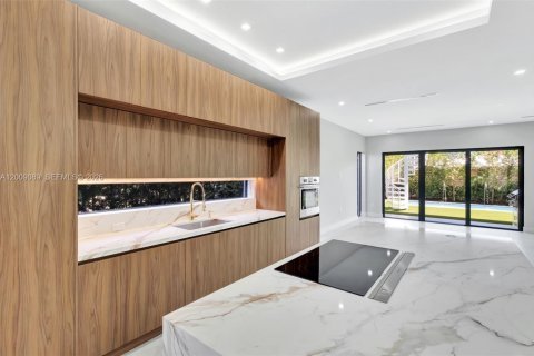Condo in Miami, Florida, 4 bedrooms  № 2088411 - photo 4
