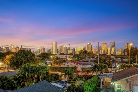 Condo in Miami, Florida, 4 bedrooms  № 2088411 - photo 28