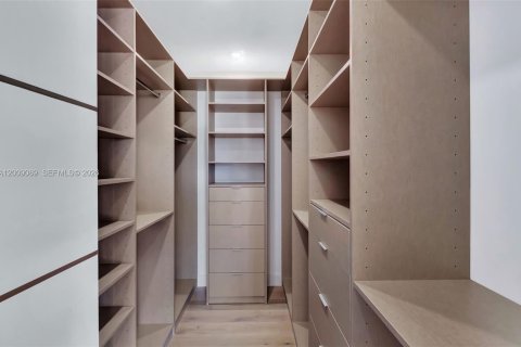 Condo in Miami, Florida, 4 bedrooms  № 2088411 - photo 12