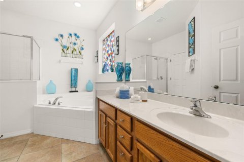 House in Davenport, Florida 6 bedrooms, 263.19 sq.m. № 1900415 - photo 25