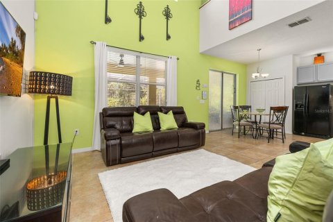 House in Davenport, Florida 6 bedrooms, 263.19 sq.m. № 1900415 - photo 12