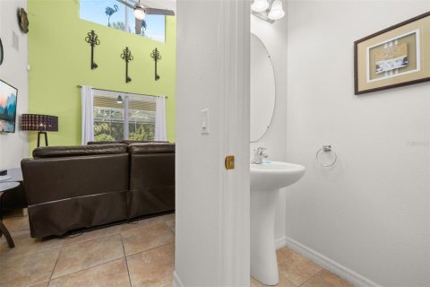 House in Davenport, Florida 6 bedrooms, 263.19 sq.m. № 1900415 - photo 20