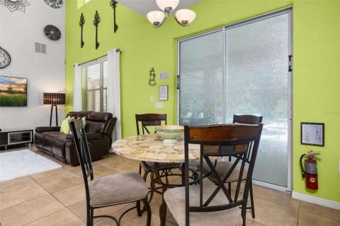 House in Davenport, Florida 6 bedrooms, 263.19 sq.m. № 1900415 - photo 15
