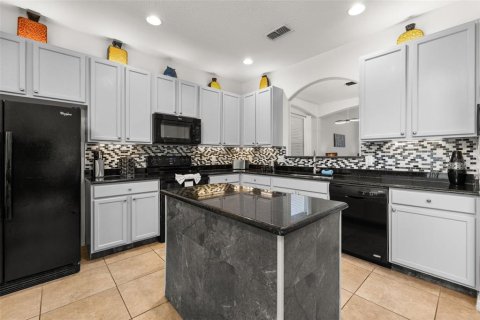 House in Davenport, Florida 6 bedrooms, 263.19 sq.m. № 1900415 - photo 17