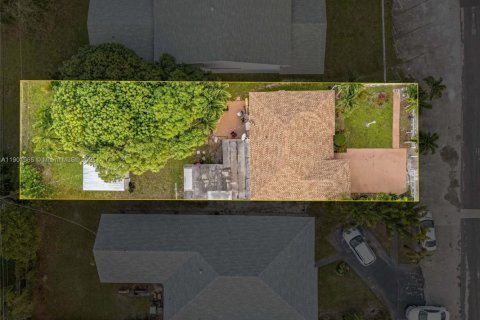 Casa en venta en Hallandale Beach, Florida, 4 dormitorios, 136.75 m2 № 1968553 - foto 25