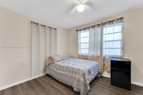 Casa en venta en Hallandale Beach, Florida, 4 dormitorios, 136.75 m2 № 1968553 - foto 13