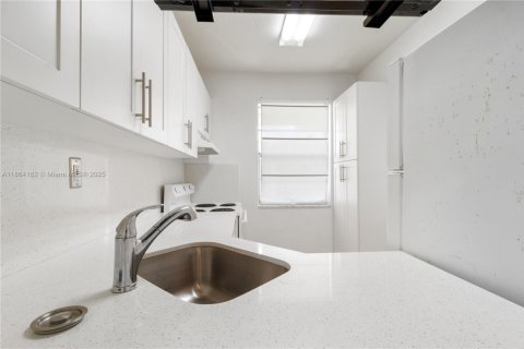 Copropriété à louer à Palmetto Bay, Floride: 2 chambres, 74.41 m2 № 1893365 - photo 4