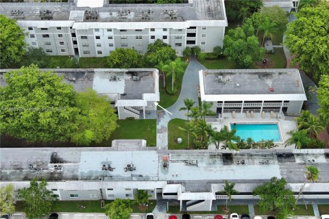 Copropriété à louer à Palmetto Bay, Floride: 2 chambres, 74.41 m2 № 1893365 - photo 14
