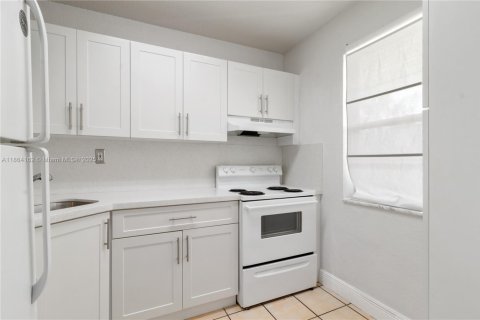 Copropriété à louer à Palmetto Bay, Floride: 2 chambres, 74.41 m2 № 1893365 - photo 3