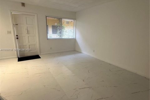 Condominio en venta en Hollywood, Florida, 1 dormitorio, 50.17 m2 № 2076898 - foto 7