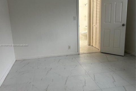 Condominio en venta en Hollywood, Florida, 1 dormitorio, 50.17 m2 № 2076898 - foto 8