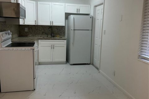 Condominio en venta en Hollywood, Florida, 1 dormitorio, 50.17 m2 № 2076898 - foto 4