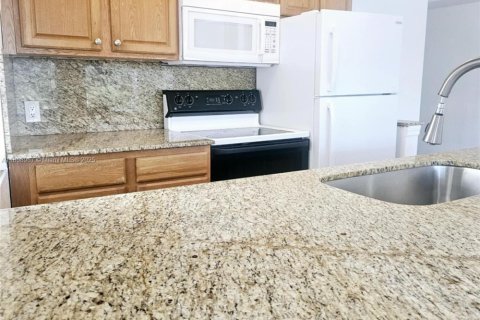 Apartamento en alquiler en Fort Lauderdale, Florida, 2 dormitorios № 1888014 - foto 5