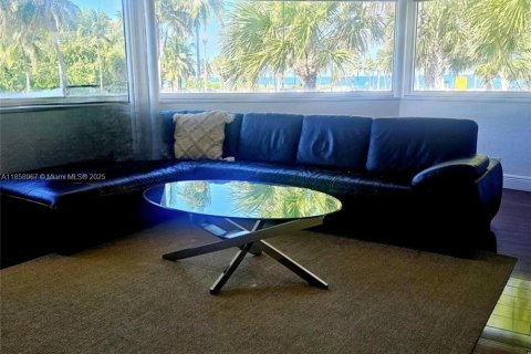 Apartamento en alquiler en Fort Lauderdale, Florida, 2 dormitorios № 1888014 - foto 3