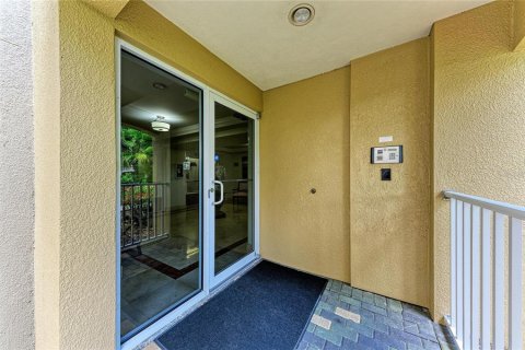 Condo in Sarasota, Florida, 3 bedrooms № 2201650 - photo 6