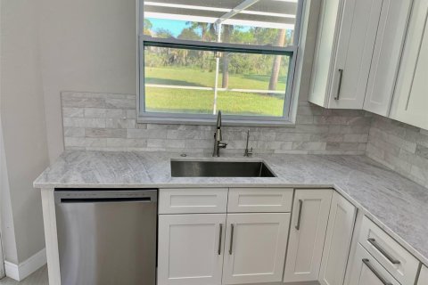 Villa ou maison à louer à North Port, Floride: 3 chambres, 144.09 m2 № 2415061 - photo 8