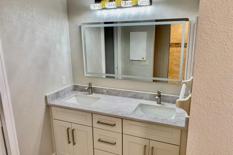 Villa ou maison à louer à North Port, Floride: 3 chambres, 144.09 m2 № 2415061 - photo 22